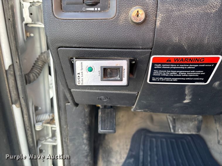 image for item ED2216 2012 Dodge Ram 5500 bucket truck