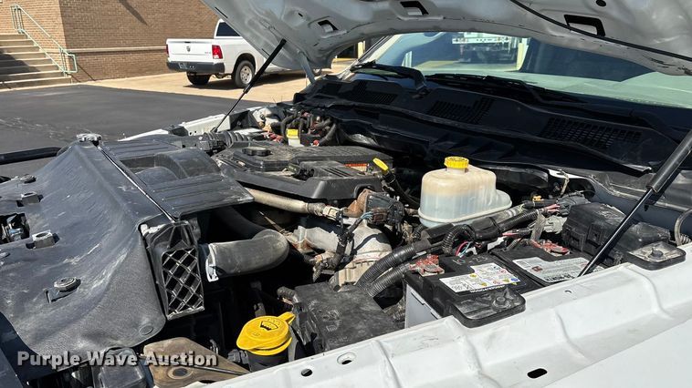 image for item ED2216 2012 Dodge Ram 5500 bucket truck