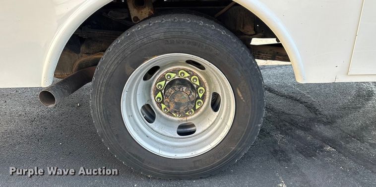 image for item ED2216 2012 Dodge Ram 5500 bucket truck