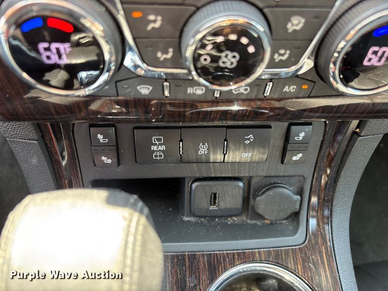 image for item ED2217 2015 Chevrolet Traverse LT SUV