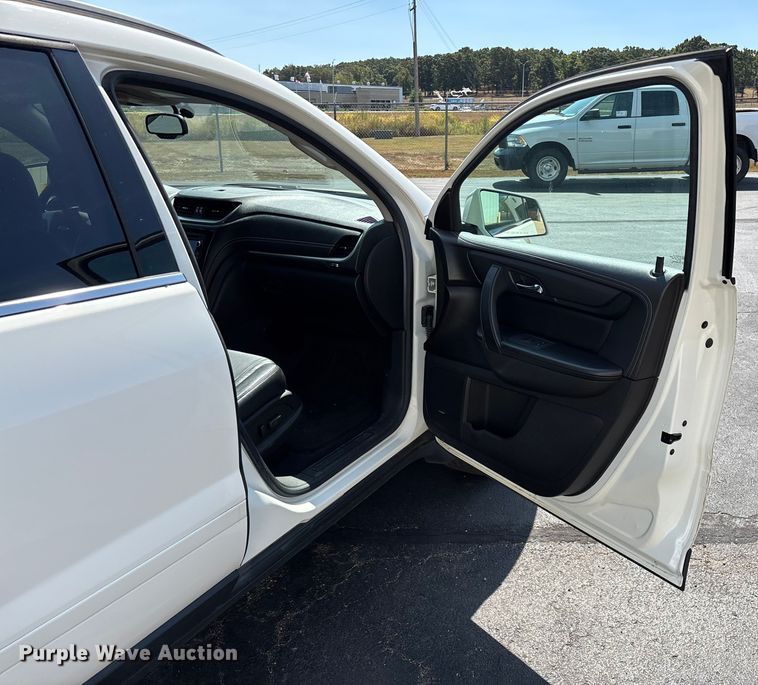 image for item ED2217 2015 Chevrolet Traverse LT SUV