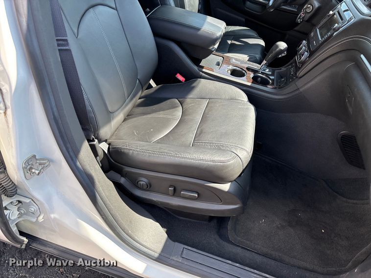 image for item ED2217 2015 Chevrolet Traverse LT SUV