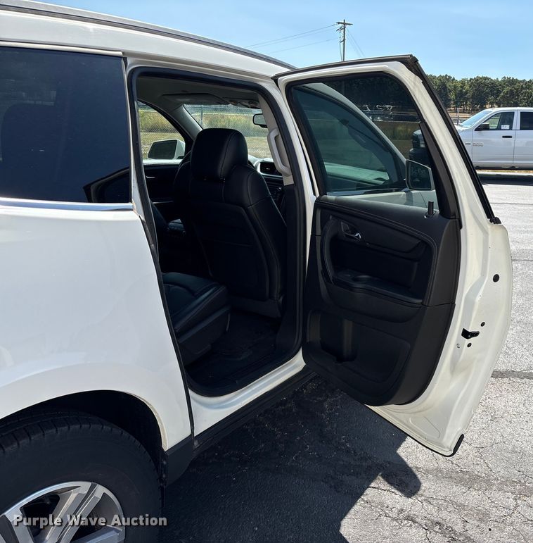image for item ED2217 2015 Chevrolet Traverse LT SUV