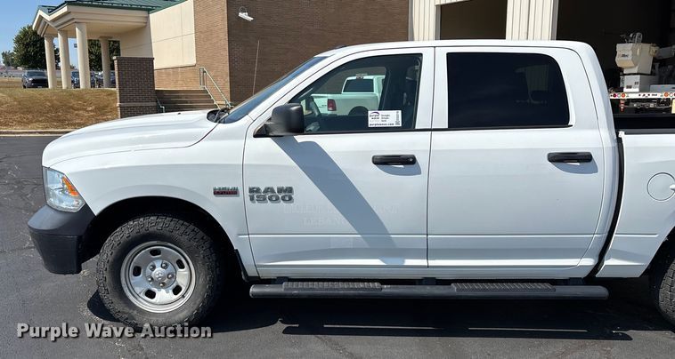 image for item ED2218 2016 RAM 1500 Crew Cab pickup truck