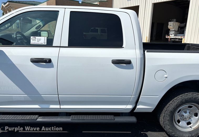 image for item ED2218 2016 RAM 1500 Crew Cab pickup truck