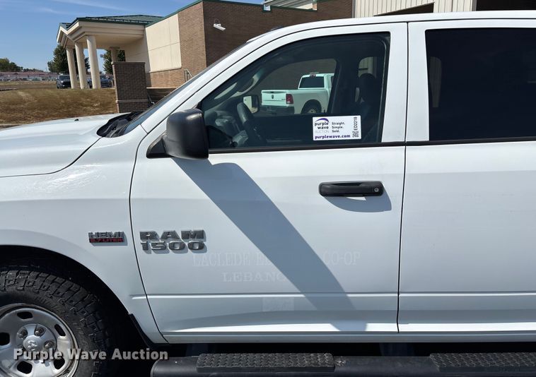 image for item ED2218 2016 RAM 1500 Crew Cab pickup truck