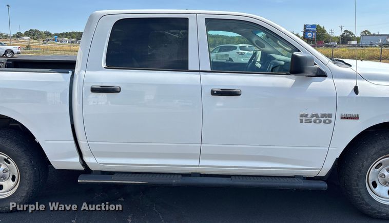 image for item ED2218 2016 RAM 1500 Crew Cab pickup truck