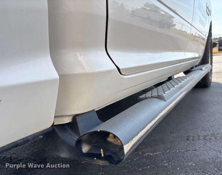 image for item ED2218 2016 RAM 1500 Crew Cab pickup truck