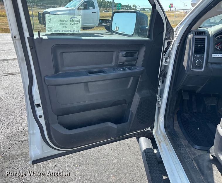 image for item ED2218 2016 RAM 1500 Crew Cab pickup truck