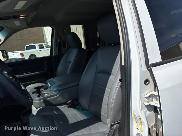 image for item ED2218 2016 RAM 1500 Crew Cab pickup truck