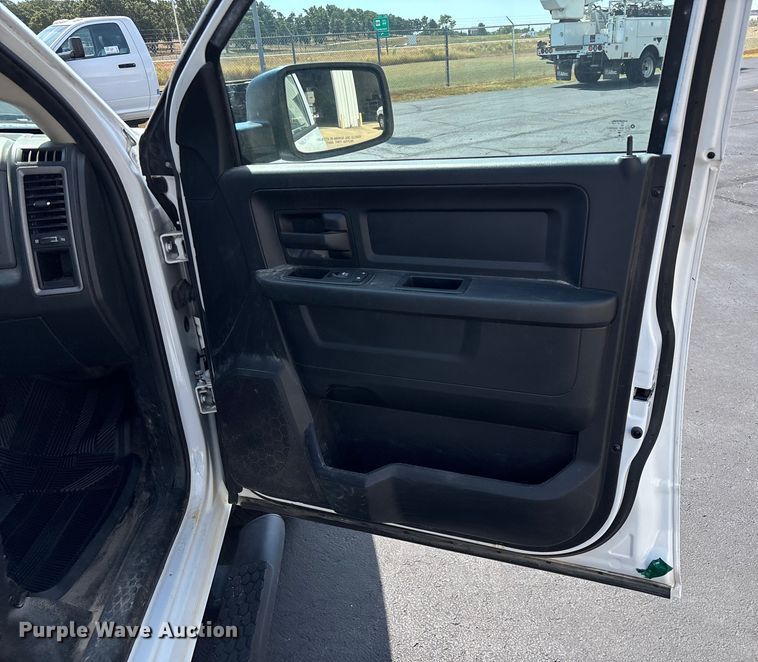 image for item ED2218 2016 RAM 1500 Crew Cab pickup truck