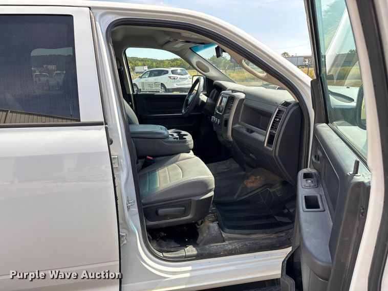 image for item ED2218 2016 RAM 1500 Crew Cab pickup truck