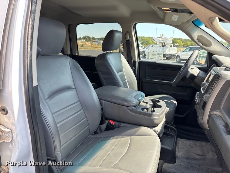 image for item ED2218 2016 RAM 1500 Crew Cab pickup truck