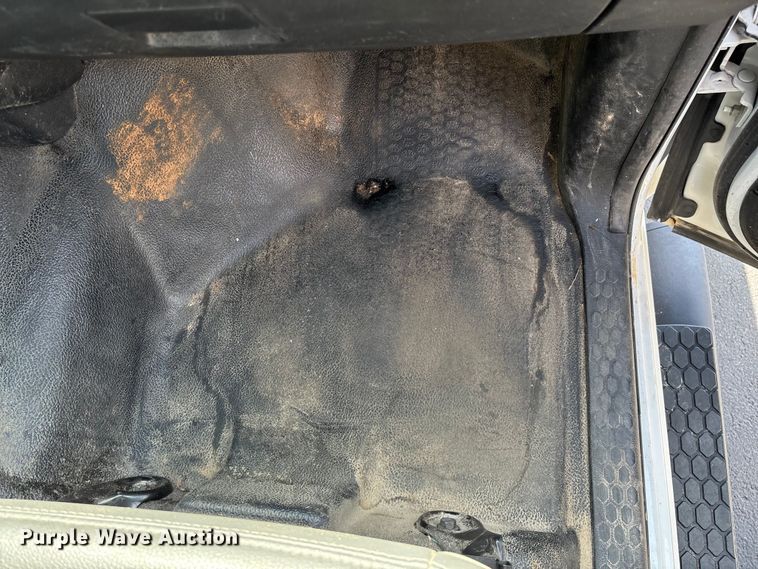 image for item ED2218 2016 RAM 1500 Crew Cab pickup truck