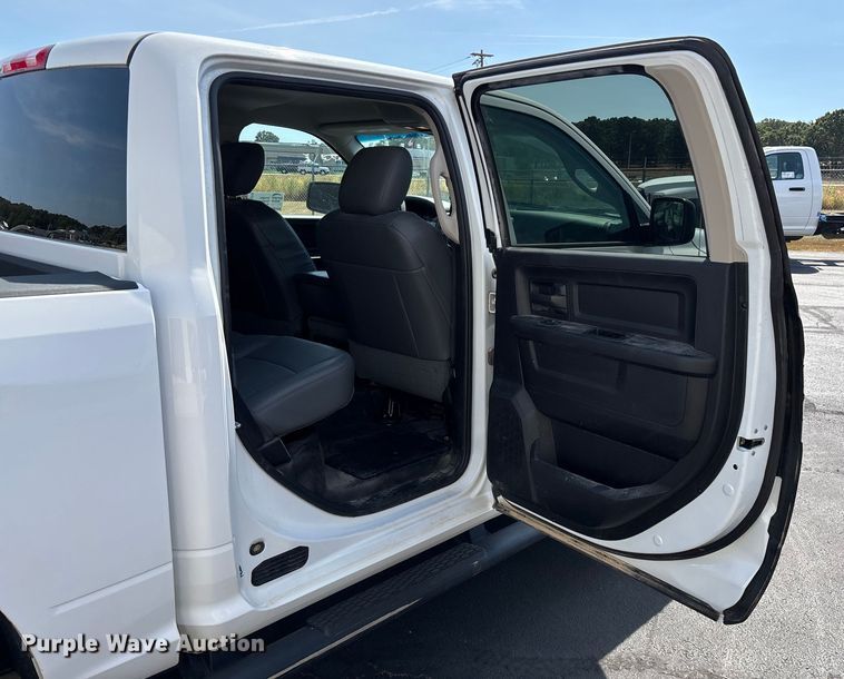 image for item ED2218 2016 RAM 1500 Crew Cab pickup truck