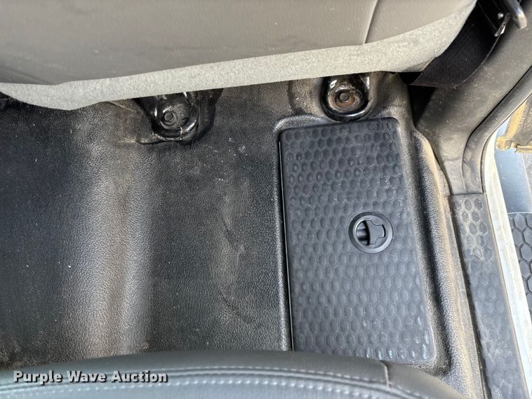 image for item ED2218 2016 RAM 1500 Crew Cab pickup truck