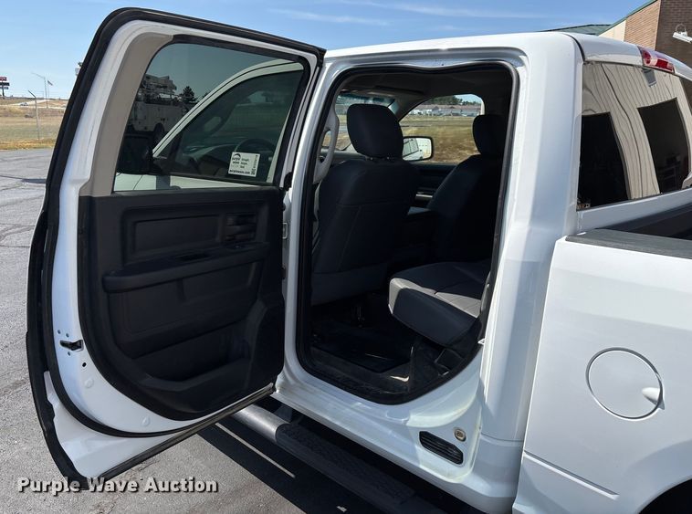 image for item ED2218 2016 RAM 1500 Crew Cab pickup truck