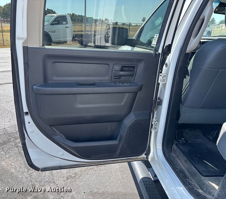 image for item ED2218 2016 RAM 1500 Crew Cab pickup truck