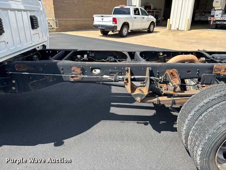 image for item ED2219 2015 RAM 5500 truck cab and chassis