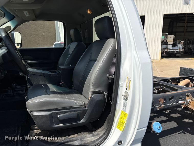 image for item ED2219 2015 RAM 5500 truck cab and chassis