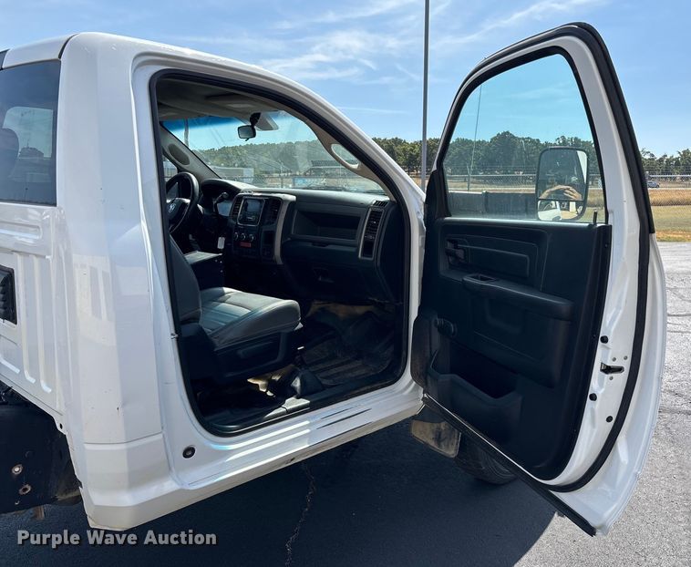 image for item ED2219 2015 RAM 5500 truck cab and chassis