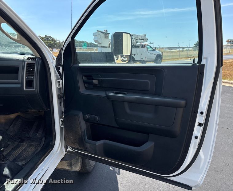 image for item ED2219 2015 RAM 5500 truck cab and chassis