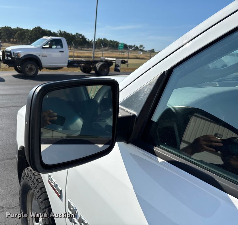 image for item ED2220 2017 RAM 1500 Crew Cab pickup truck