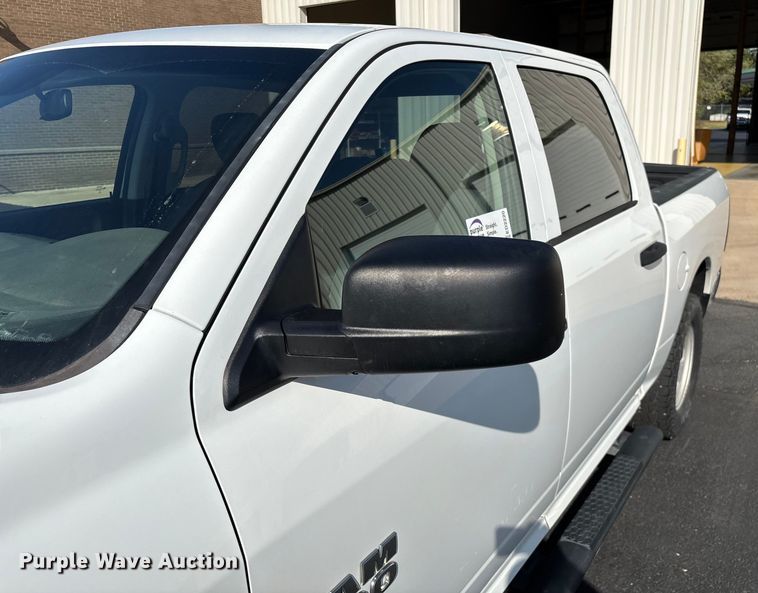 image for item ED2220 2017 RAM 1500 Crew Cab pickup truck