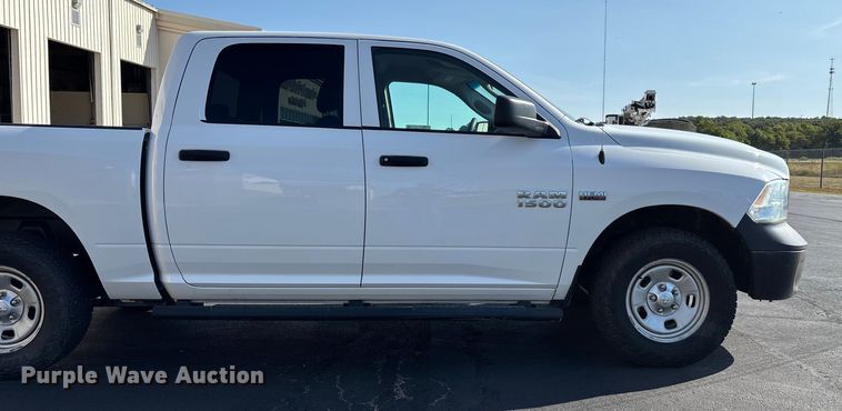 image for item ED2220 2017 RAM 1500 Crew Cab pickup truck