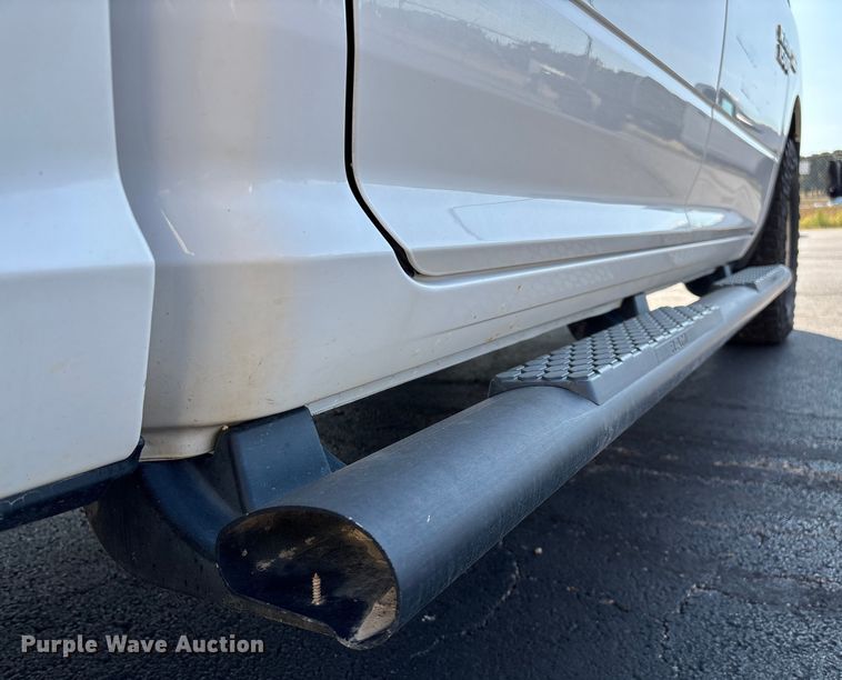 image for item ED2220 2017 RAM 1500 Crew Cab pickup truck