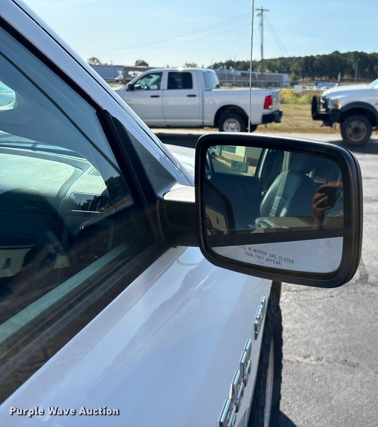 image for item ED2220 2017 RAM 1500 Crew Cab pickup truck