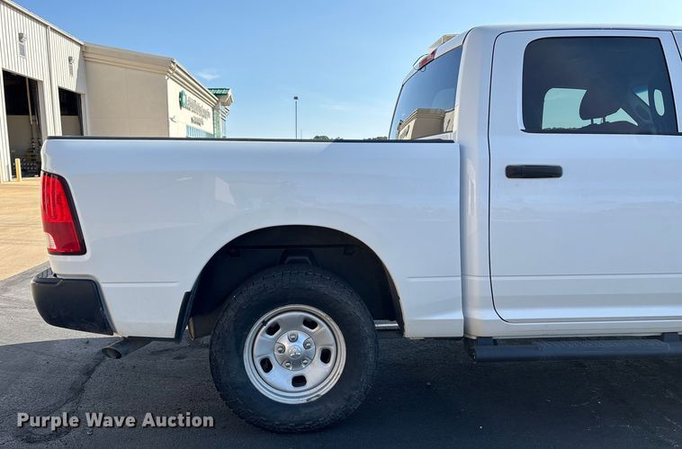 image for item ED2220 2017 RAM 1500 Crew Cab pickup truck