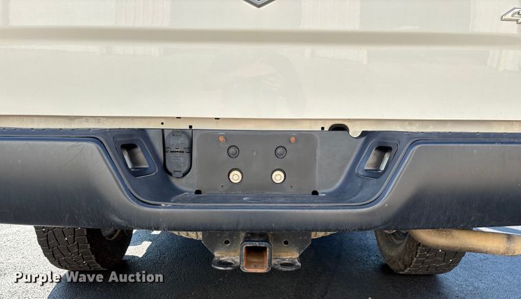 image for item ED2220 2017 RAM 1500 Crew Cab pickup truck