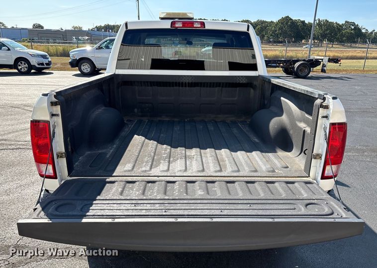 image for item ED2220 2017 RAM 1500 Crew Cab pickup truck