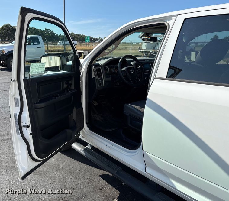 image for item ED2220 2017 RAM 1500 Crew Cab pickup truck