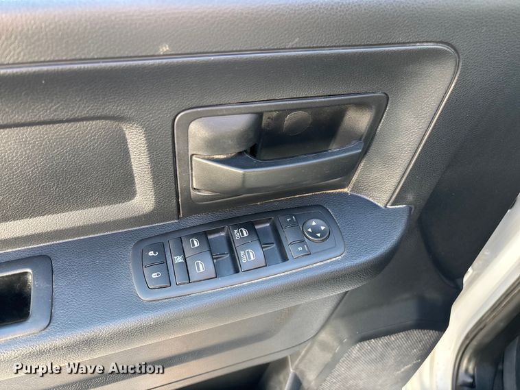 image for item ED2220 2017 RAM 1500 Crew Cab pickup truck