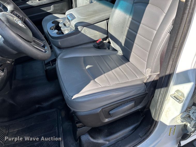 image for item ED2220 2017 RAM 1500 Crew Cab pickup truck