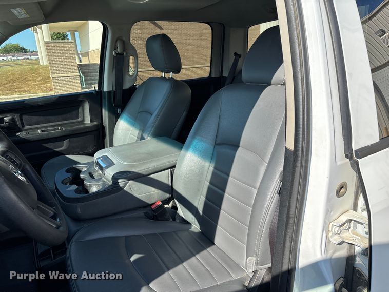 image for item ED2220 2017 RAM 1500 Crew Cab pickup truck