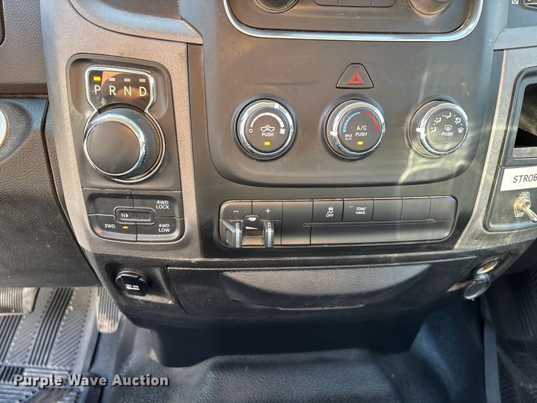 image for item ED2220 2017 RAM 1500 Crew Cab pickup truck