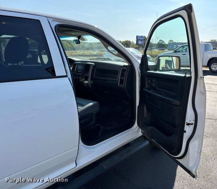 image for item ED2220 2017 RAM 1500 Crew Cab pickup truck