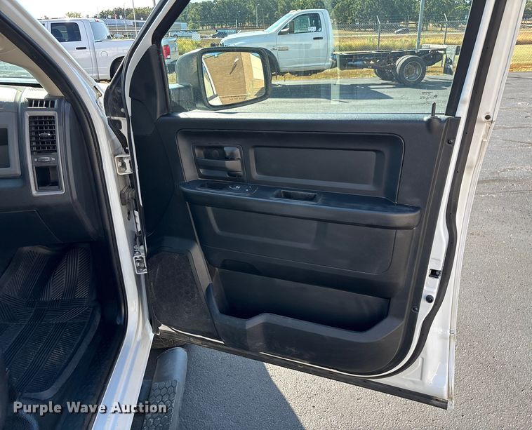 image for item ED2220 2017 RAM 1500 Crew Cab pickup truck