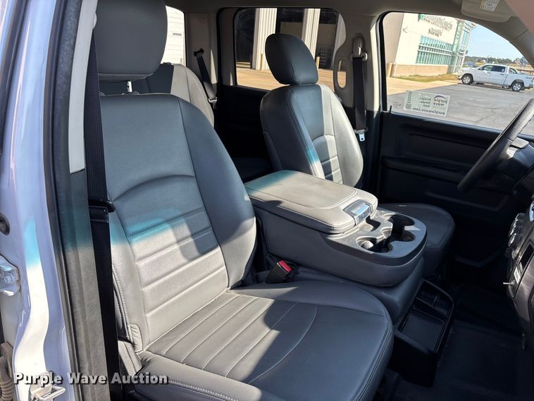 image for item ED2220 2017 RAM 1500 Crew Cab pickup truck