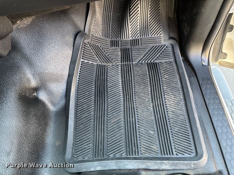 image for item ED2220 2017 RAM 1500 Crew Cab pickup truck