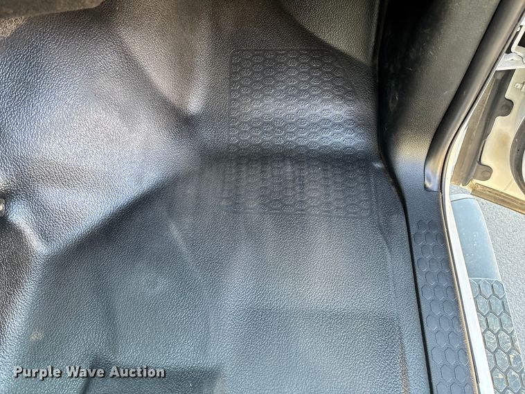 image for item ED2220 2017 RAM 1500 Crew Cab pickup truck