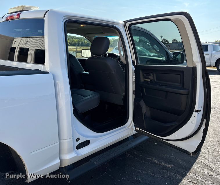 image for item ED2220 2017 RAM 1500 Crew Cab pickup truck