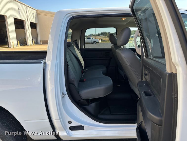 image for item ED2220 2017 RAM 1500 Crew Cab pickup truck