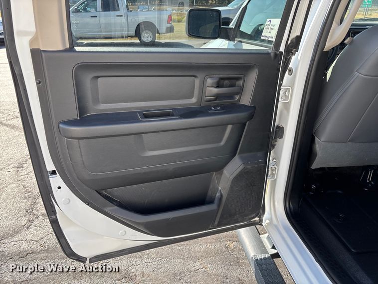 image for item ED2220 2017 RAM 1500 Crew Cab pickup truck