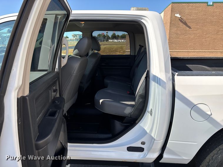 image for item ED2220 2017 RAM 1500 Crew Cab pickup truck