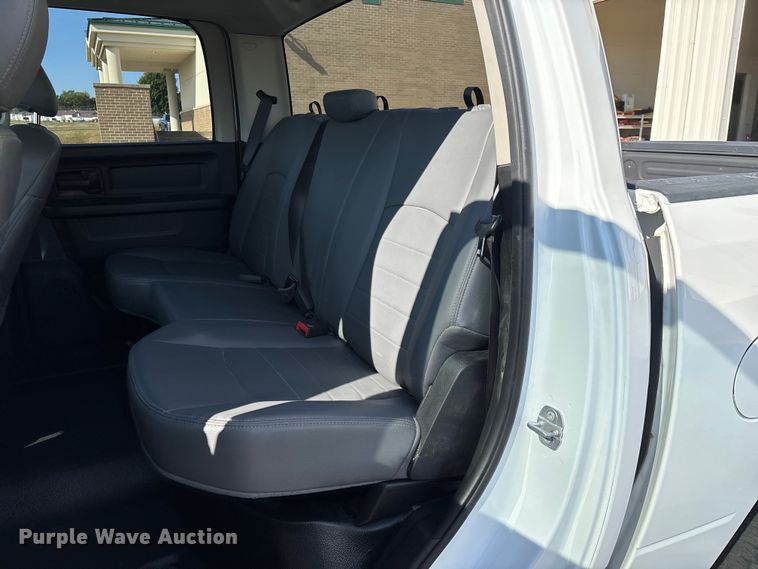 image for item ED2220 2017 RAM 1500 Crew Cab pickup truck