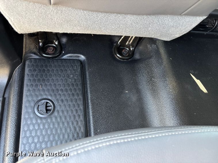 image for item ED2220 2017 RAM 1500 Crew Cab pickup truck